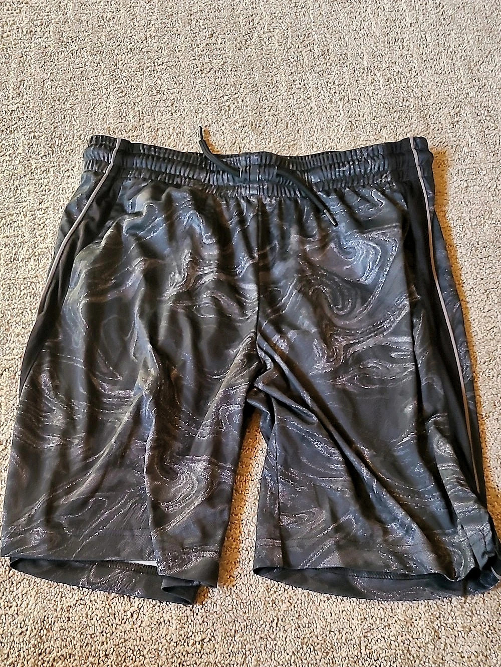 TEK GEAR Dry Tek Shorts Boys XL (18/20) Black Abstract Shorts Like New